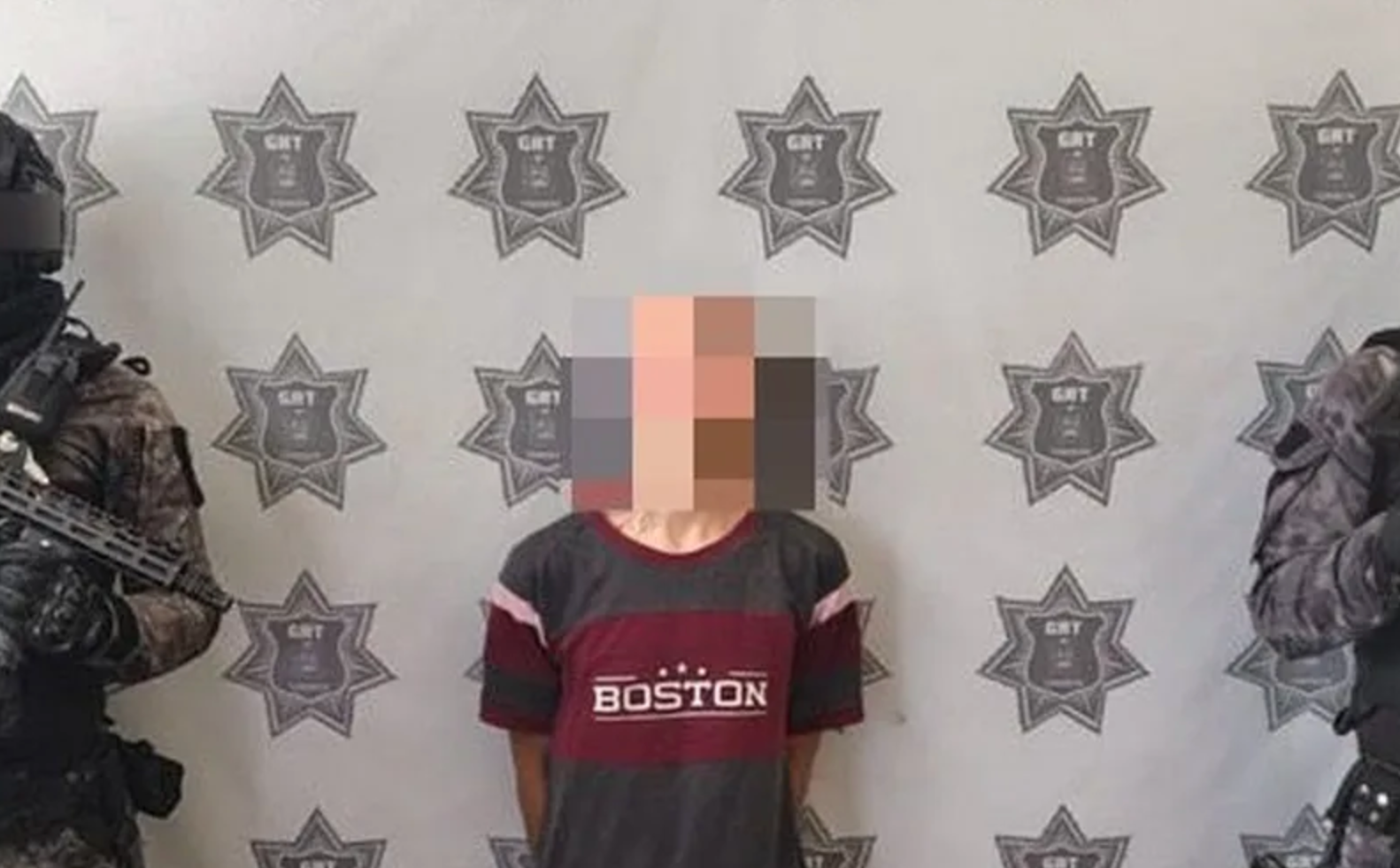 Detienen a joven en Torreón por orinar en la calle; portaba 30 dosis de “cristal”