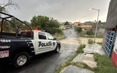 Inundaciones en Saltillo mantienen vialidades cerradas; autoridades reportan saldo blanco