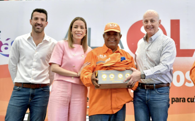 Reconoce alcalde Román Cepeda a La Ola por limpiar Torreón tras lluvias; entregan uniformes e incentivos