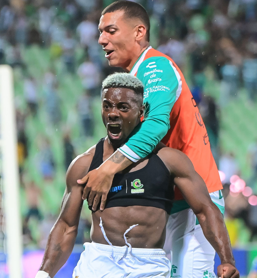 Santos Laguna debuta con goleada 3-0 sobre Pumas y manda un mensaje claro en el Apertura 2025