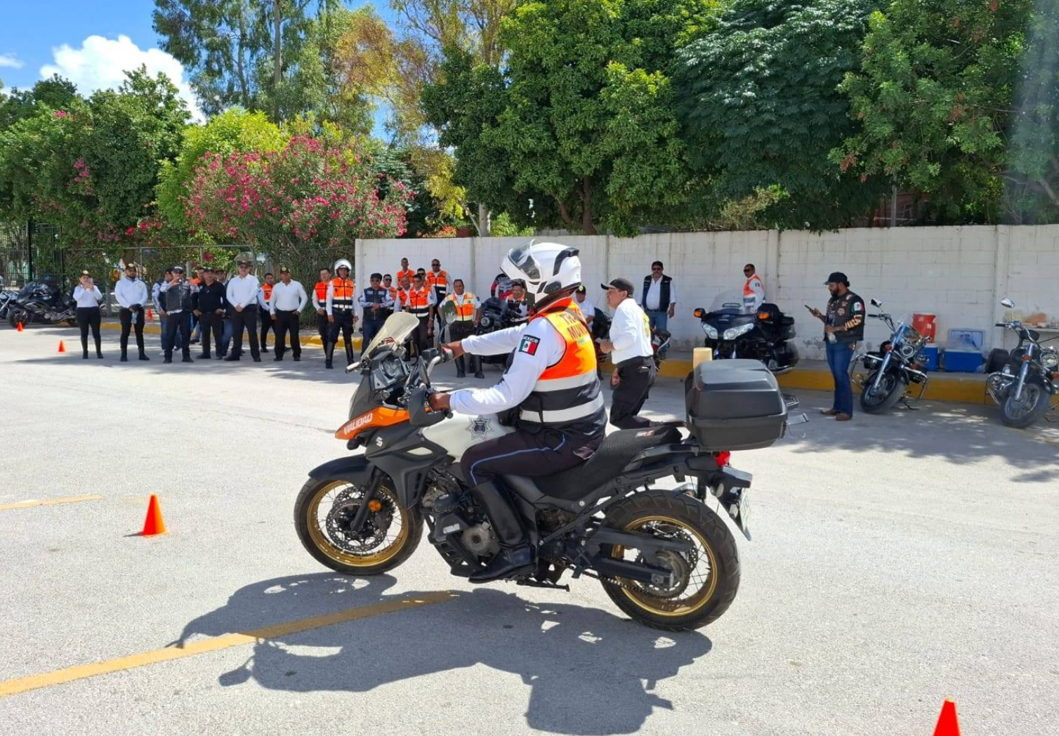 Capacitan a 30 agentes de Tránsito en técnica urbana con motocicleta en Torreón