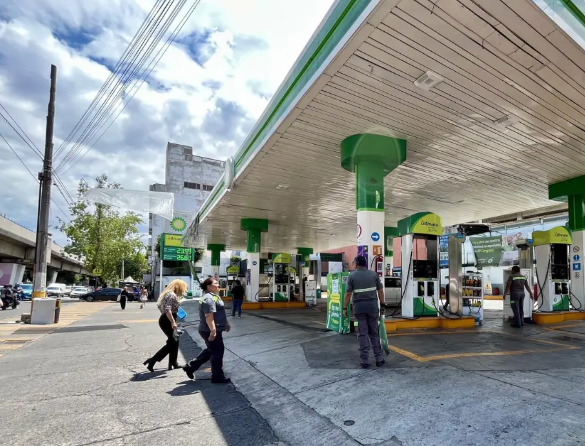 Pemex continúa enviando gasolina a Cuba mientras México enfrenta desabasto en varias entidades