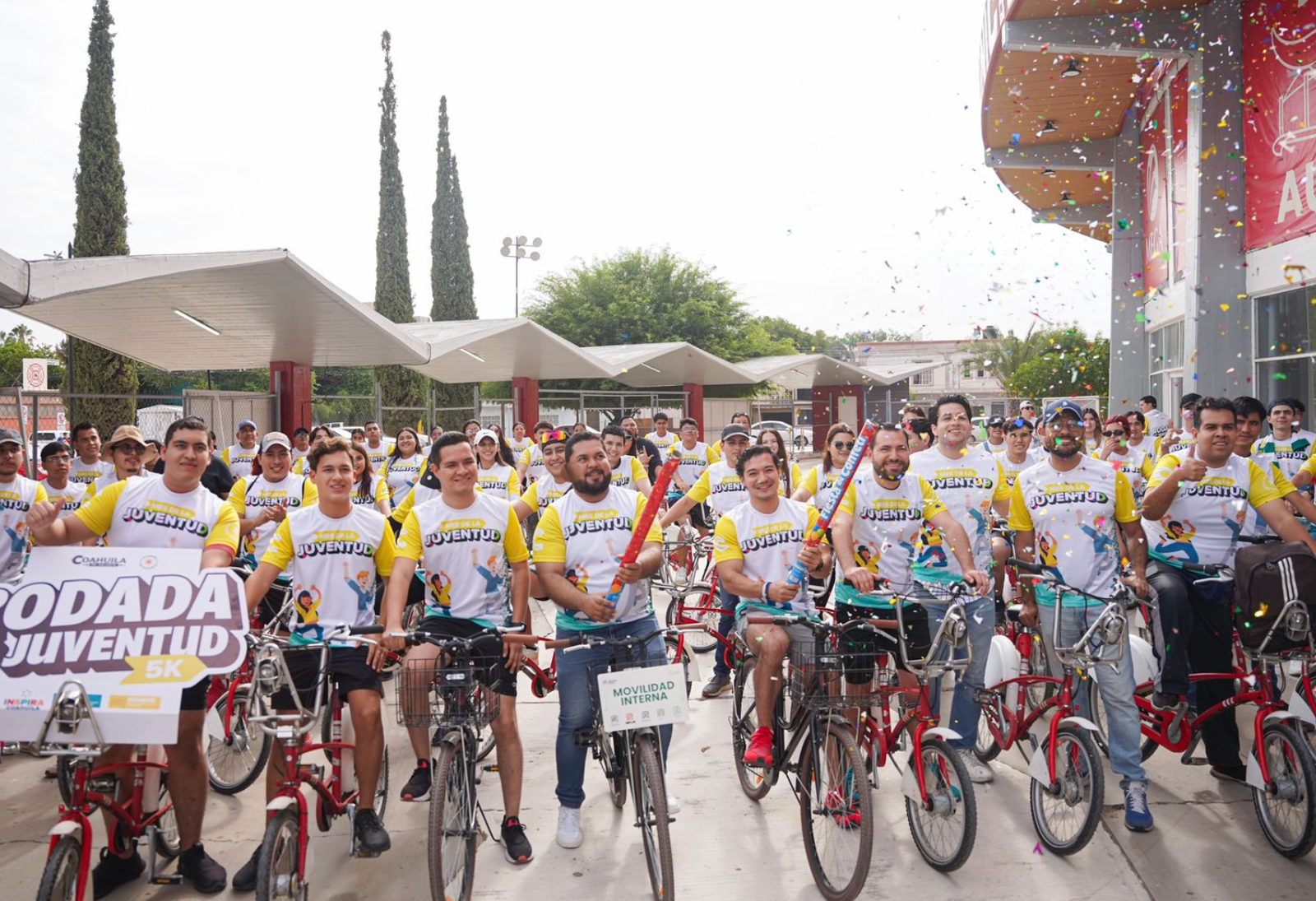 Torreón celebra el Día Internacional de la Juventud con una rodada en el Centro Histórico