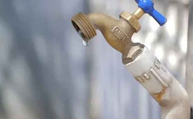 Solo 3 de cada 10 hogares en San Pedro pagan el recibo de agua, alerta alcaldesa