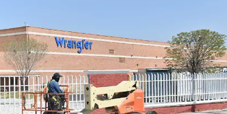 Canacintra y Canaco buscan reubicar a más de 2 mil trabajadores tras cierre de plantas de Kontoor Brands