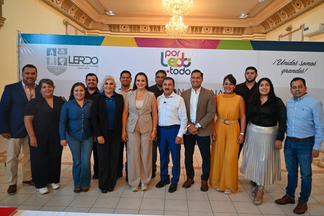 Instalan Consejo del SAPAL en Lerdo y designan a Juan Antonio Sánchez como director general. Arranca nueva etapa del SAPAL en Lerdo con toma de protesta del Consejo de Administración. Presidenta Susy Torrecillas encabeza instalación del Consejo del SAPAL y anuncia programa “Borrón y Cuenta Nueva”.