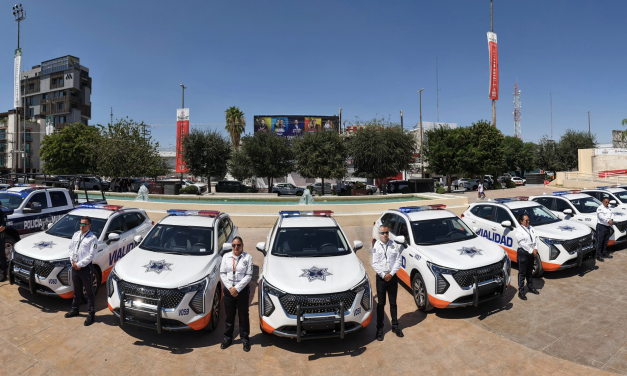 Entregan 50 patrullas y arrancan con 120 cadetes la Academia de Policía en Torreón
