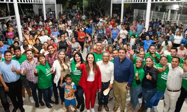 Toma protesta la Presidenta Susy Carolina Torrecillas a nuevos comités ciudadanos en Nazareno