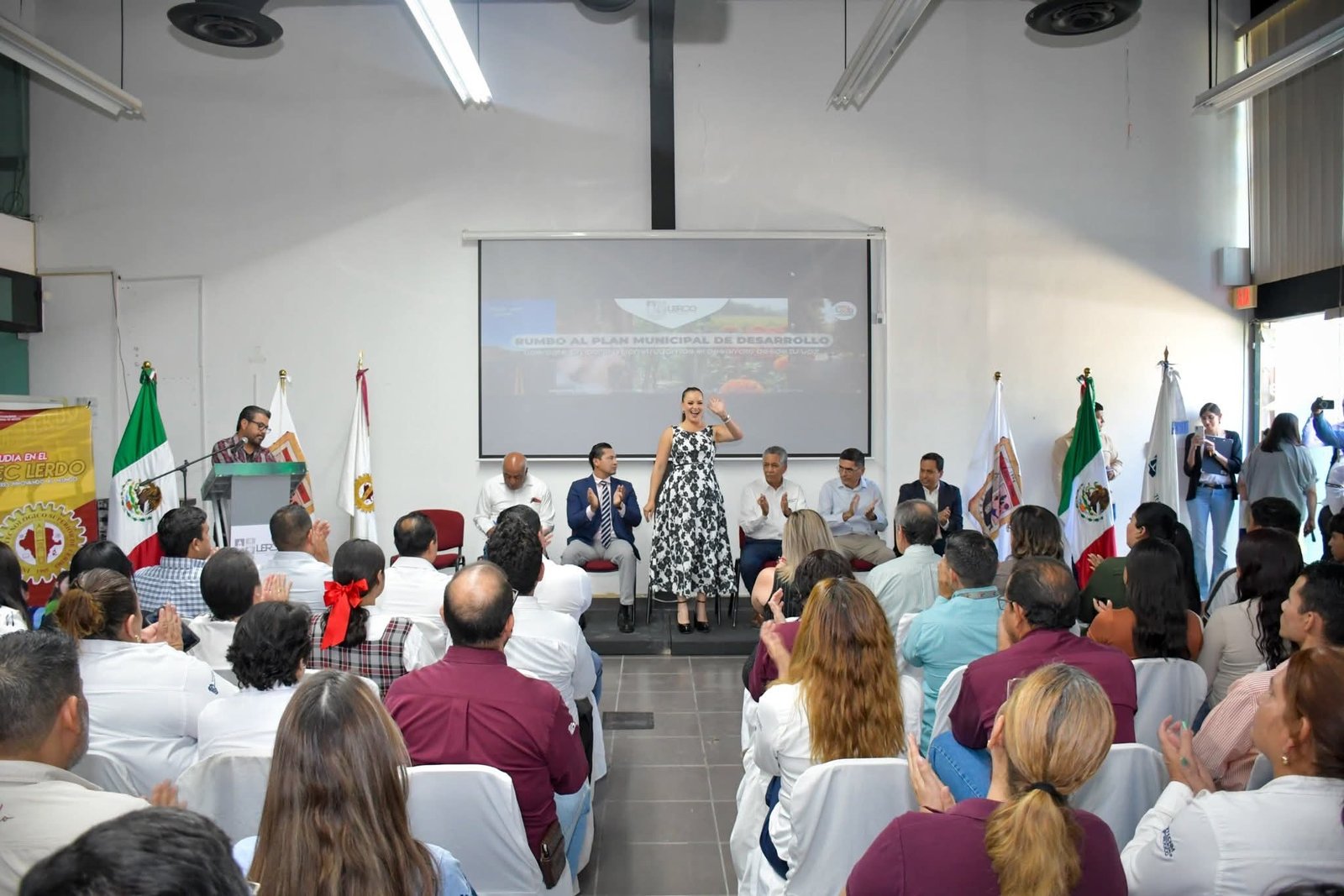 b0eef958-eb25-420f-b1e1-074bef836285