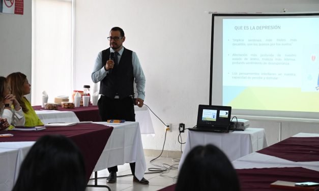 Gómez Palacio promueve la salud mental con curso para su personal