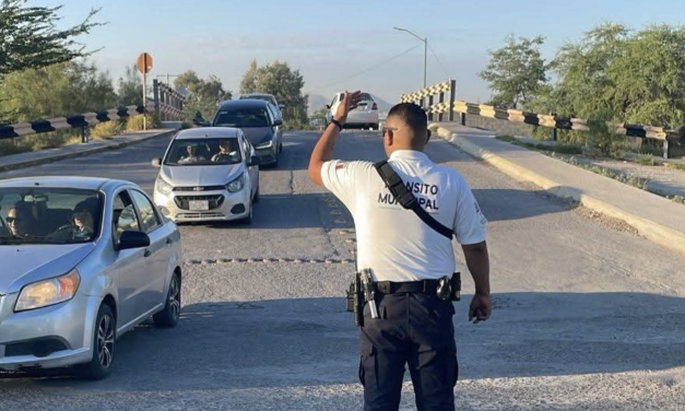 Refuerzan vigilancia vial en cruceros estratégicos y zonas escolares de Torreón