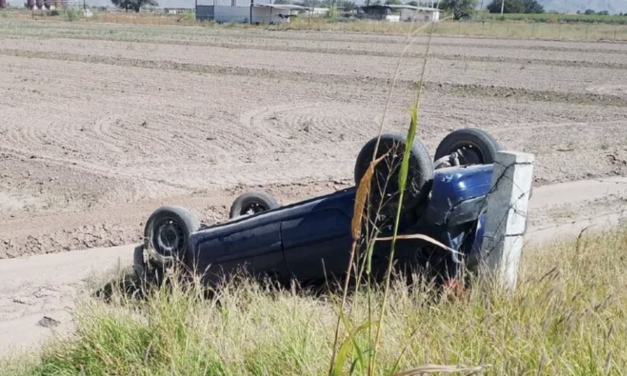 Volcadura en la carretera Matamoros–La Partida deja vehículo abandonado