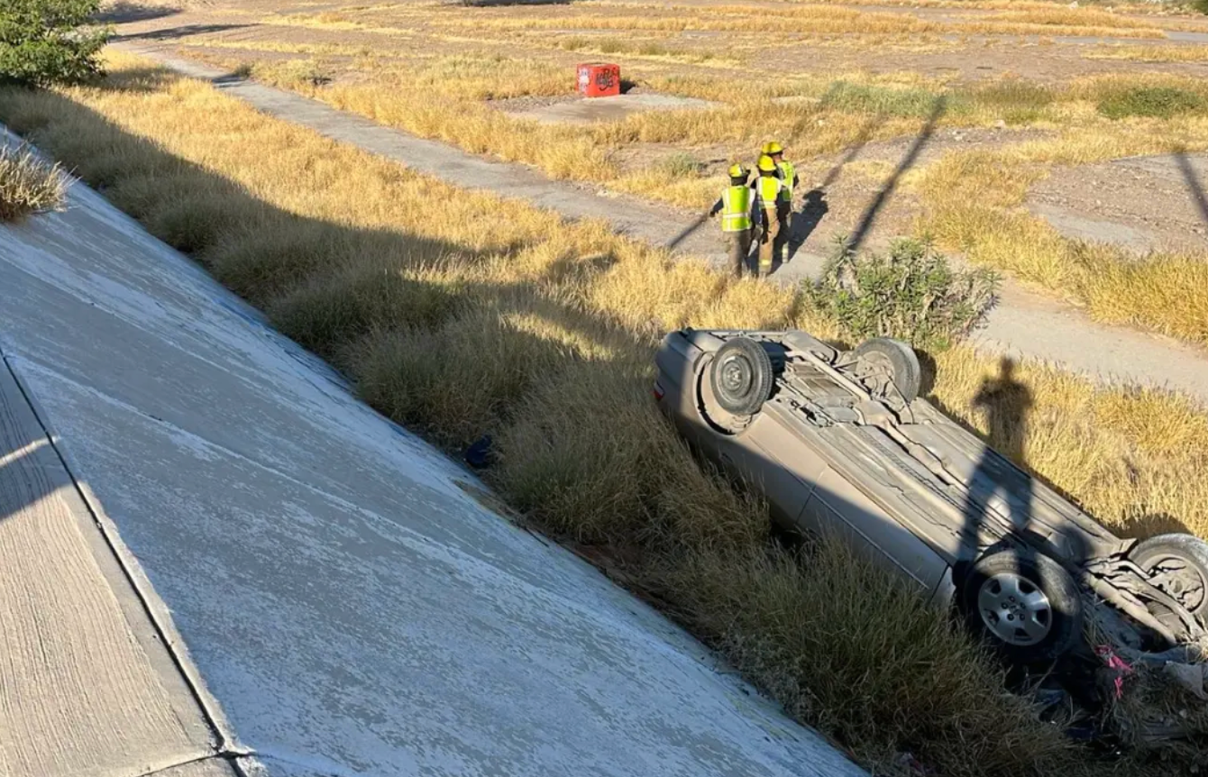 volcadura en el Vado del Río Nazas