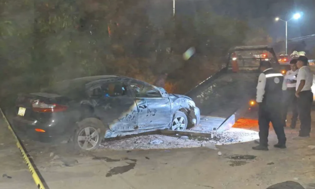 Siete menores sobreviven a volcadura en Lerdo; el conductor tiene 16 años