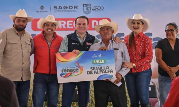 Lerdo entrega semilla de alfalfa y apoyo para abejas; beneficiarán a más de 200 productores