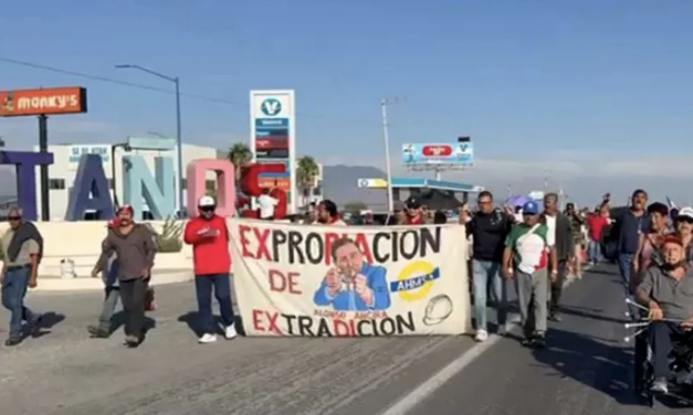 Inicia marcha de trabajadores de AHMSA rumbo a Saltillo; exigen pago de adeudos y denuncian irregularidades en concurso mercantil