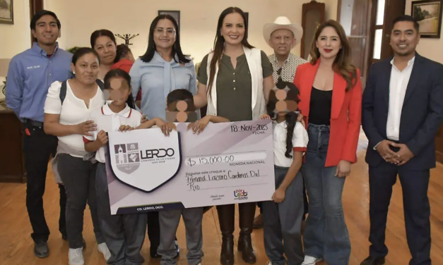 Entrega Susy Torrecillas apoyos económicos a escuelas rurales de Lerdo para mejorar infraestructura y participación estudiantil