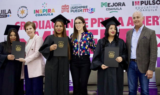 122 mujeres concluyen sus estudios en Torreón; 34 recibirán becas universitarias