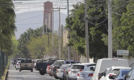 Analizan cierre temporal de accesos en Torreón Jardín; piden al IMSS resolver falta de estacionamiento