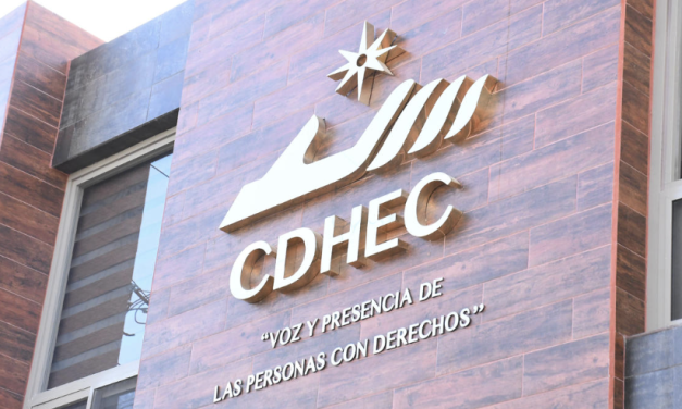 Policía de Coahuila allanó negocio y extorsionó a comerciante en Acuña, documenta la CDHEC