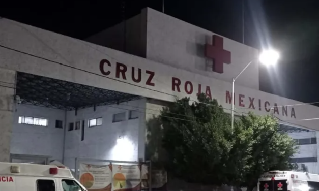 Apuñalan a joven durante riña multitudinaria en colonia Alamedas de Torreón