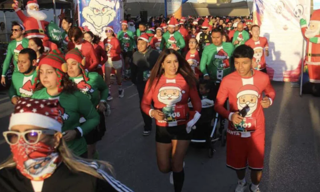 Con ambiente navideño se celebró la sexta edición de la carrera ‘Corre Santa’ en Torreón