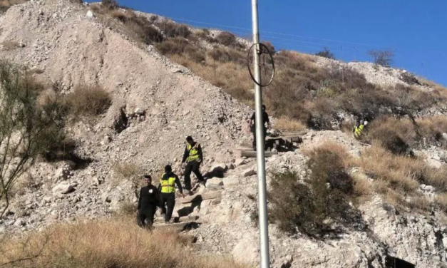 Bomberos y Protección Civil rescatan con éxito a dos jóvenes extraviados en la Ruta de las Noas