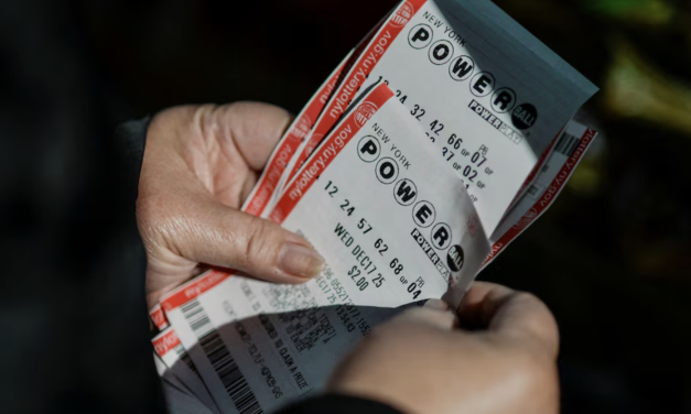 Jugador gana cerca de 1,800 millones de dólares en sorteo navideño de Powerball en Estados Unidos