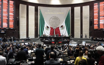 Ley de Aguas de Sheinbaum avanza entre protestas: campesinos acusan “traición” y oposición ve control político