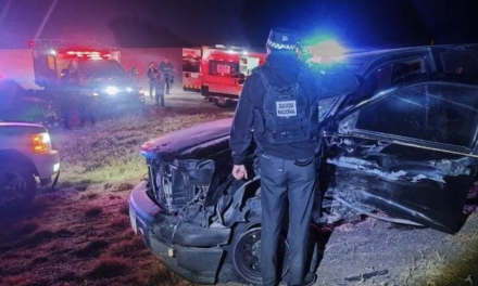 Volcadura en carretera de Cuencamé deja un adolescente muerto y un niño gravemente lesionado