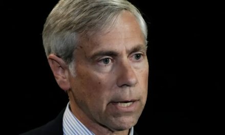 El abogado de Assange toma el caso de Nicolás Maduro en Nueva York