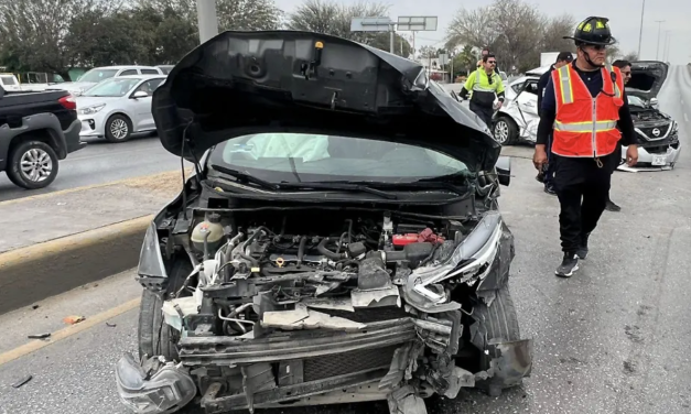 Captan en video el primer accidente múltiple de 2026 en el periférico Raúl López Sánchez