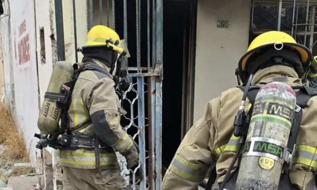 Incendio en vivienda de la colonia Vicente Guerrero moviliza a Bomberos de Torreón