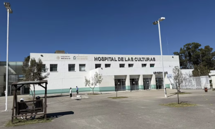 Adolescente de 13 años permanece grave tras dar a luz en Chiapas; Fiscalía investiga el caso