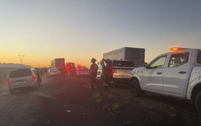 Muere mujer y resulta lesionada una menor tras volcadura en la autopista Saltillo–Torreón